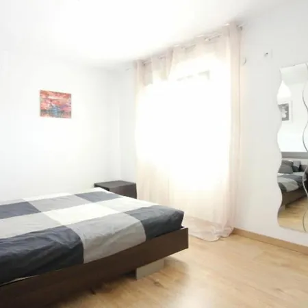 شقة Apartamento Avenida De Cantabria 60 *