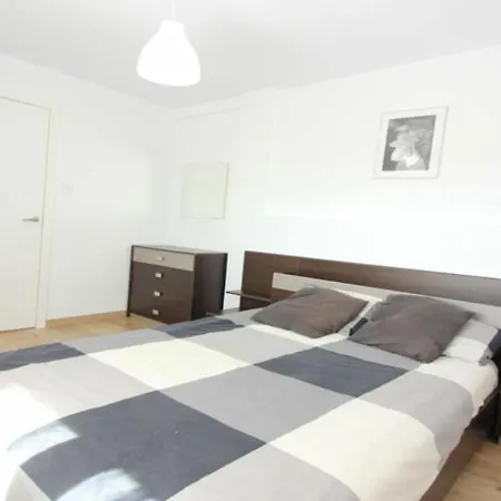 Apartamento Avenida De Cantabria 60 شقة